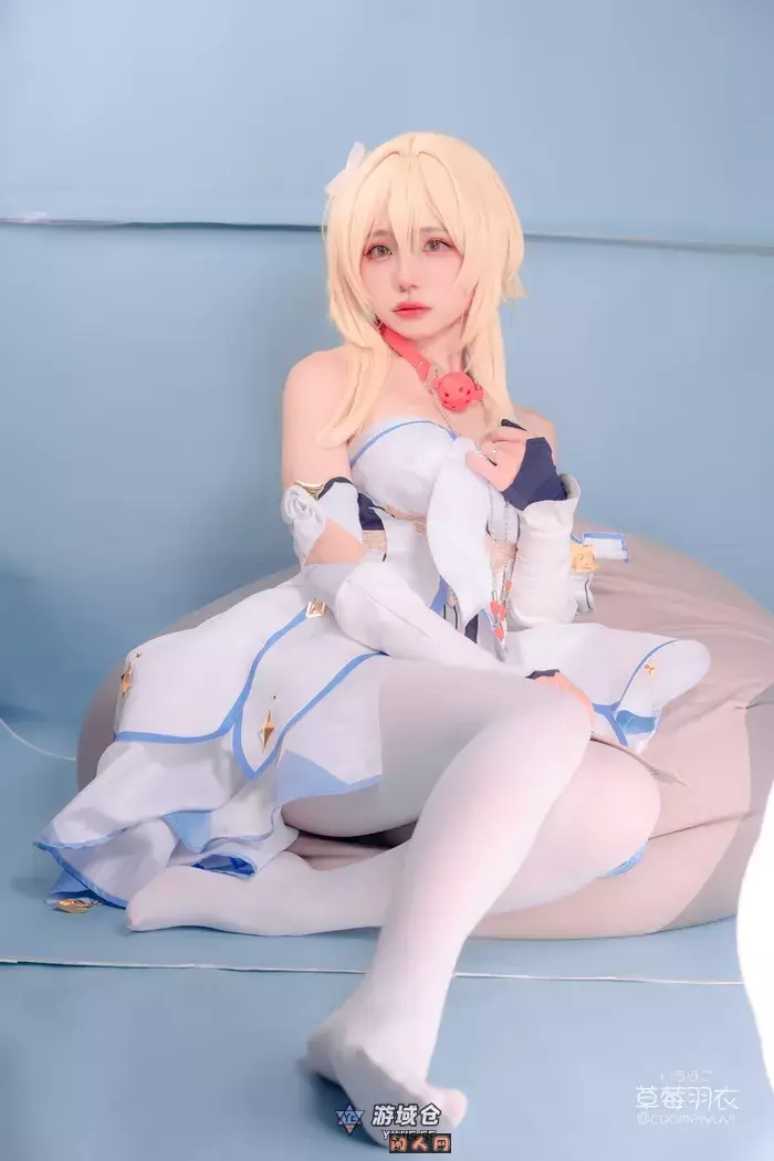 动漫博主@草莓羽衣-日本Coser性感艺术写真合集 美图合集 第4张