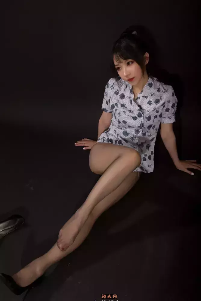 斗鱼主播@小女巫露娜-模特长腿写真套图合集 美图合集 第3张