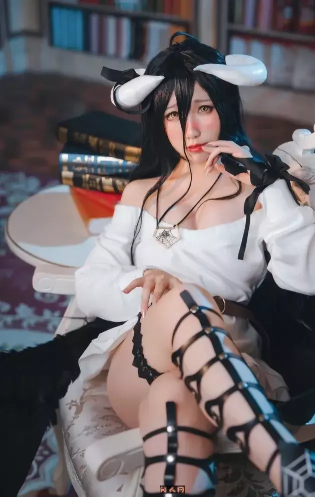 芋圆侑子-魔鬼身材写真套图合集 美图合集 第2张