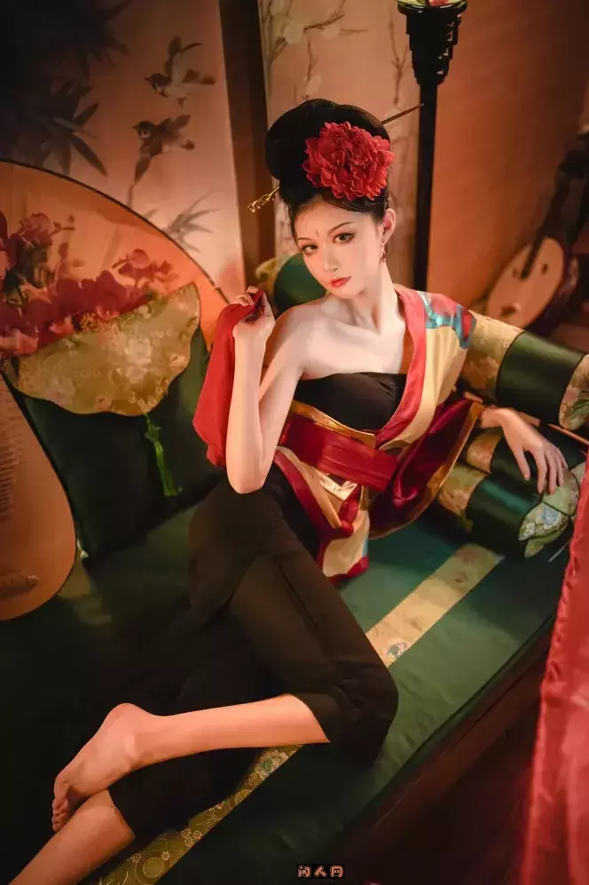 微博博主@沧霁桔梗-写真Cos作品套图 美图合集 第4张-闲人网 微博博主@沧霁桔梗-写真Cos作品套图