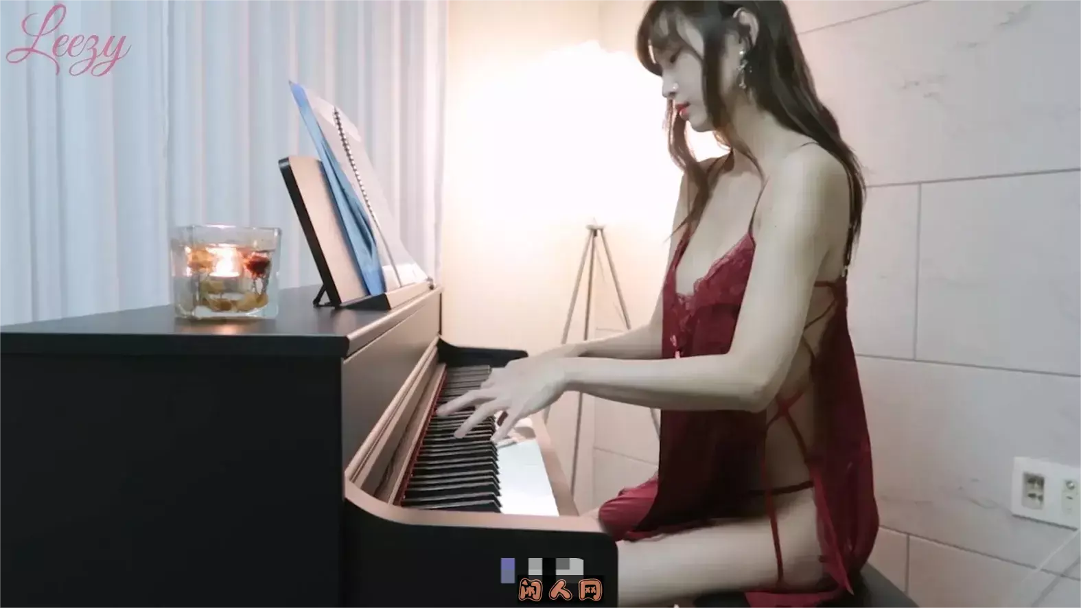 韩国油管网红@Leezy 趣味内衣弹钢琴视频合集 美图合集 第1张-闲人网 韩国油管网红@Leezy 趣味内衣弹钢琴视频合集