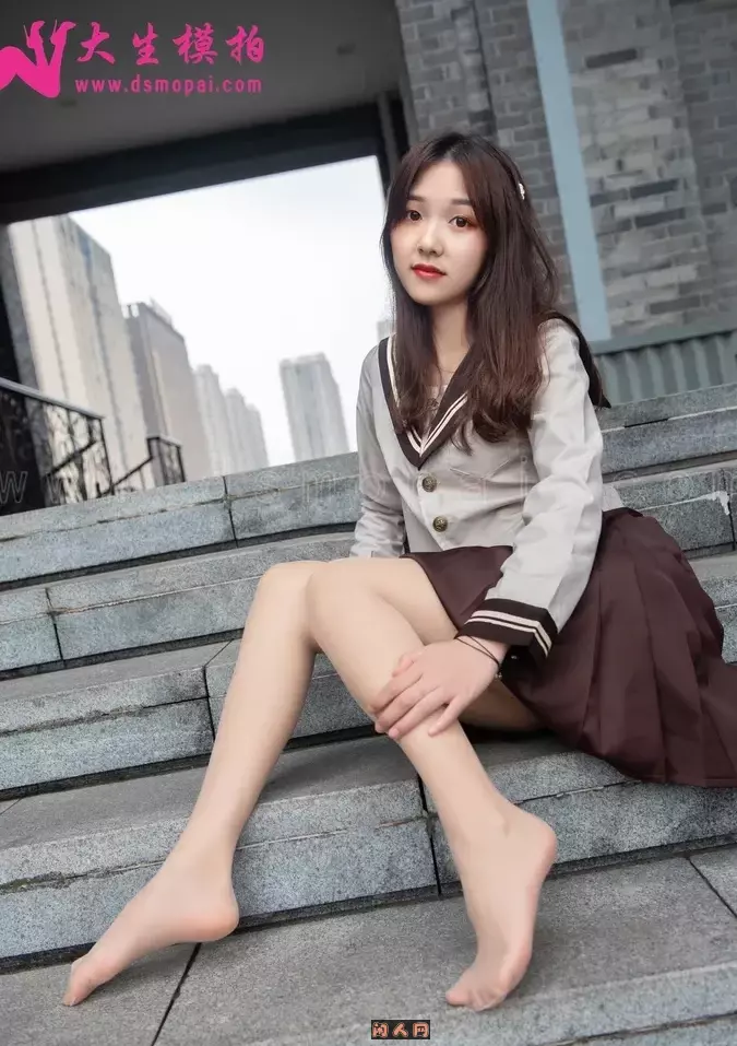 《大生模拍》足控长腿白丝作品大合集 美图合集 第3张