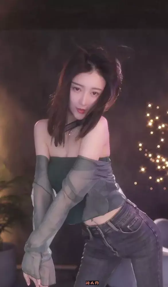抖音主播@痣铃-有鱼er 2023年4-5月热舞视频合集 抖音快手 第4张