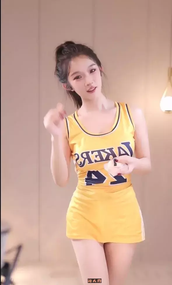 抖音主播@姜妍妍(奶优米呀) 2024年3月热舞视频合集 抖音快手 第8张