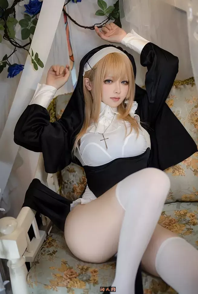 动漫博主@樱梨梨-性感Coser写真合集 美图合集 第1张-闲人网 动漫博主@樱梨梨-性感Coser写真合集